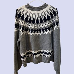 Ann Taylor Gray and Cream Knit Sweater